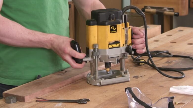 Wood Routers How to Operate a Plunge Router